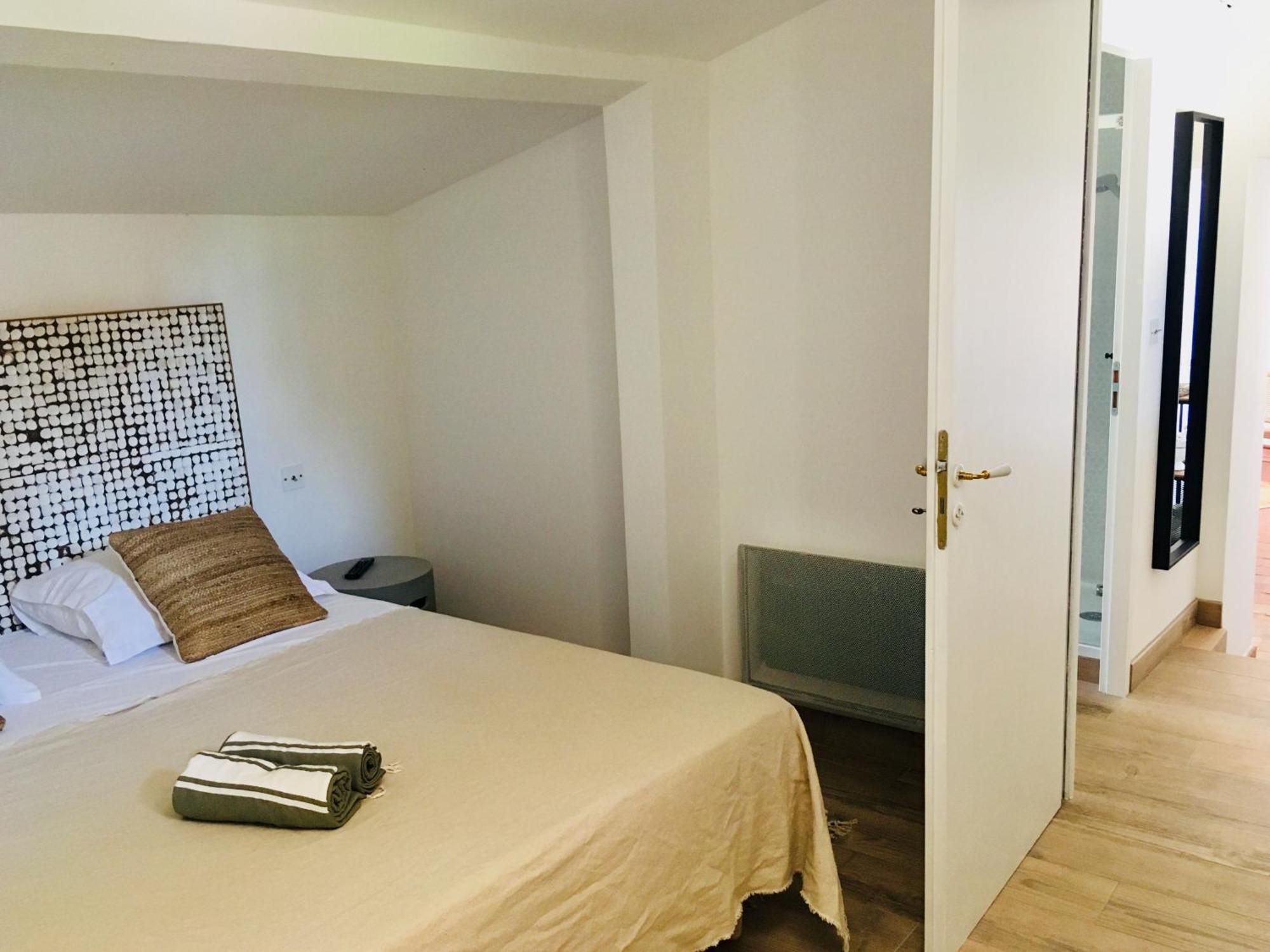 Domaine De Carraire Hotel Aix-en-Provence Kamer foto